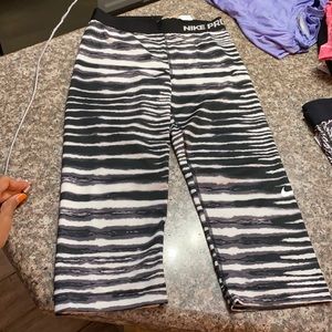 Women’s Nike pro leggings